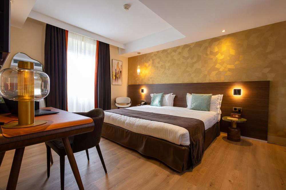 Hotel Eiffel Park